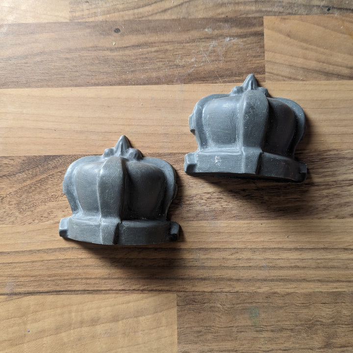 2 part 3d crown Shaped Mould. Perfect for Bath Bomb, Soap, Chocolate, Resin, Plaster ETC.